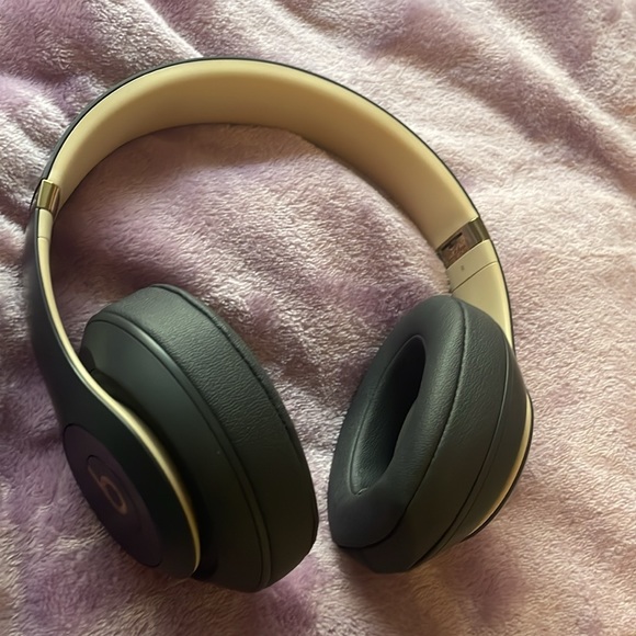 Beats Studio 3s - Picture 4 of 5